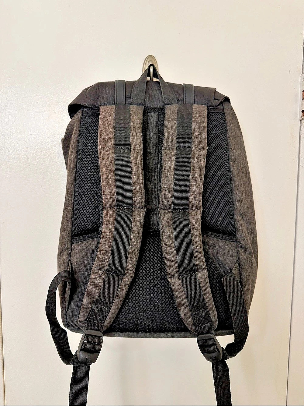 Herschel Black Backpack - Picture 2 of 4
